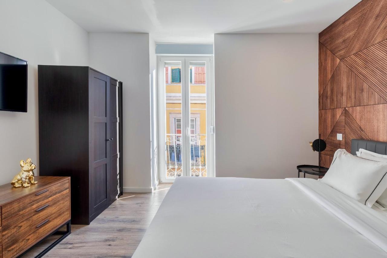 Golden Apartment
